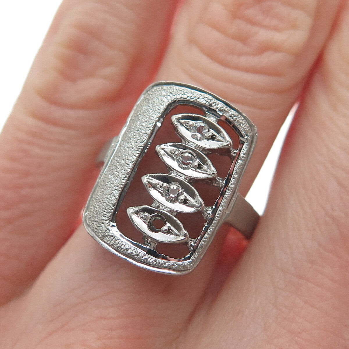 UNCAS Sterling Silver Antique Rhinestone Ring Size 6.5 (missing 1 rhinestone)