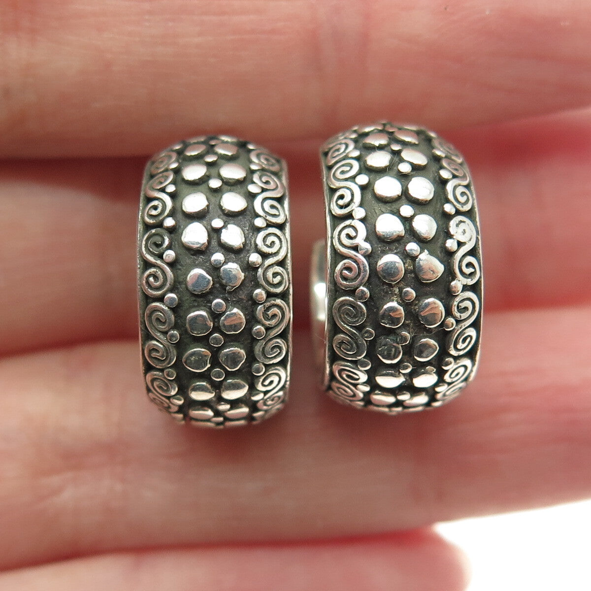JGD JANICE GIRARDI 925 Sterling Silver Vintage Swirl Hoop Oxidized Earrings