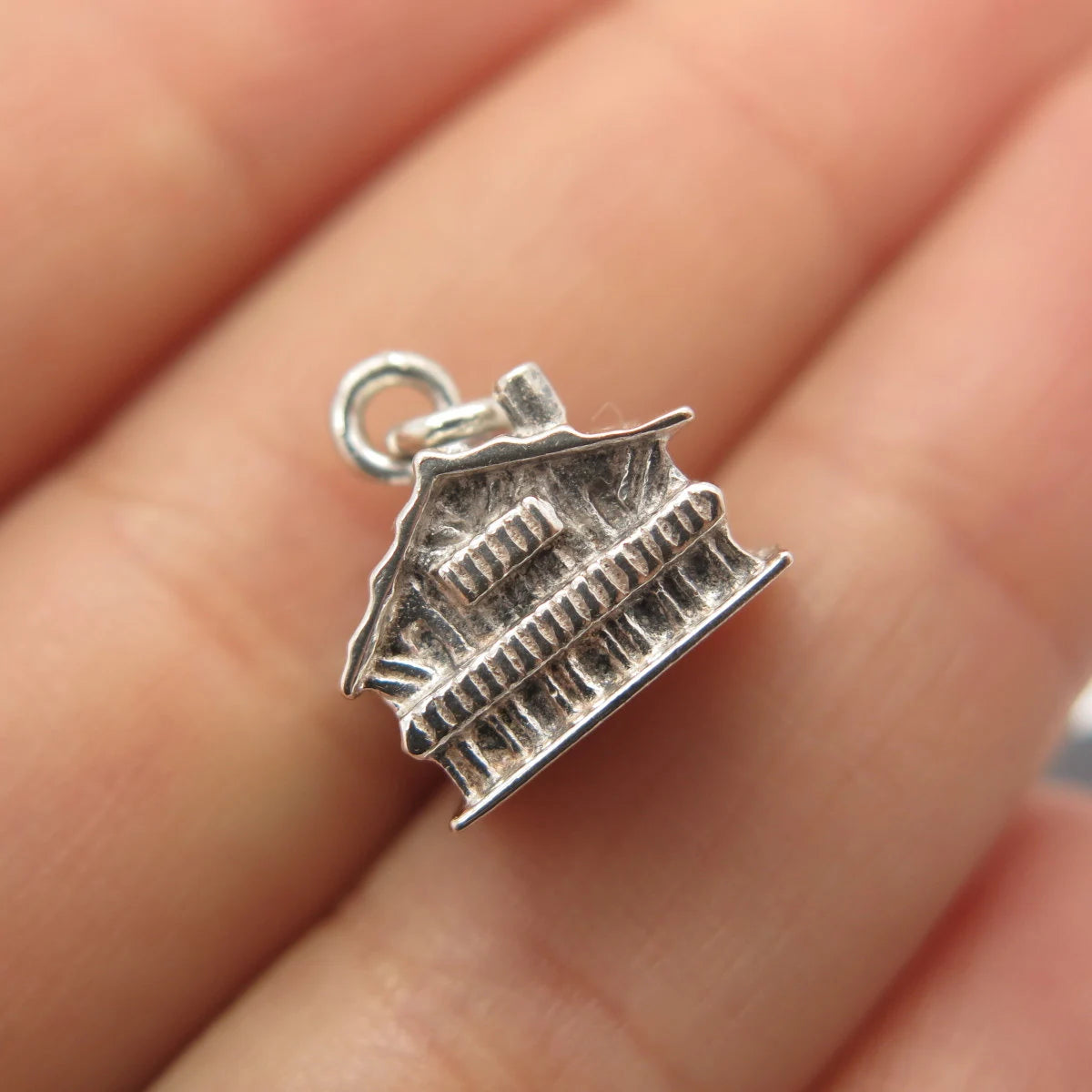 925 Sterling Silver Vintage House Charm Pendant