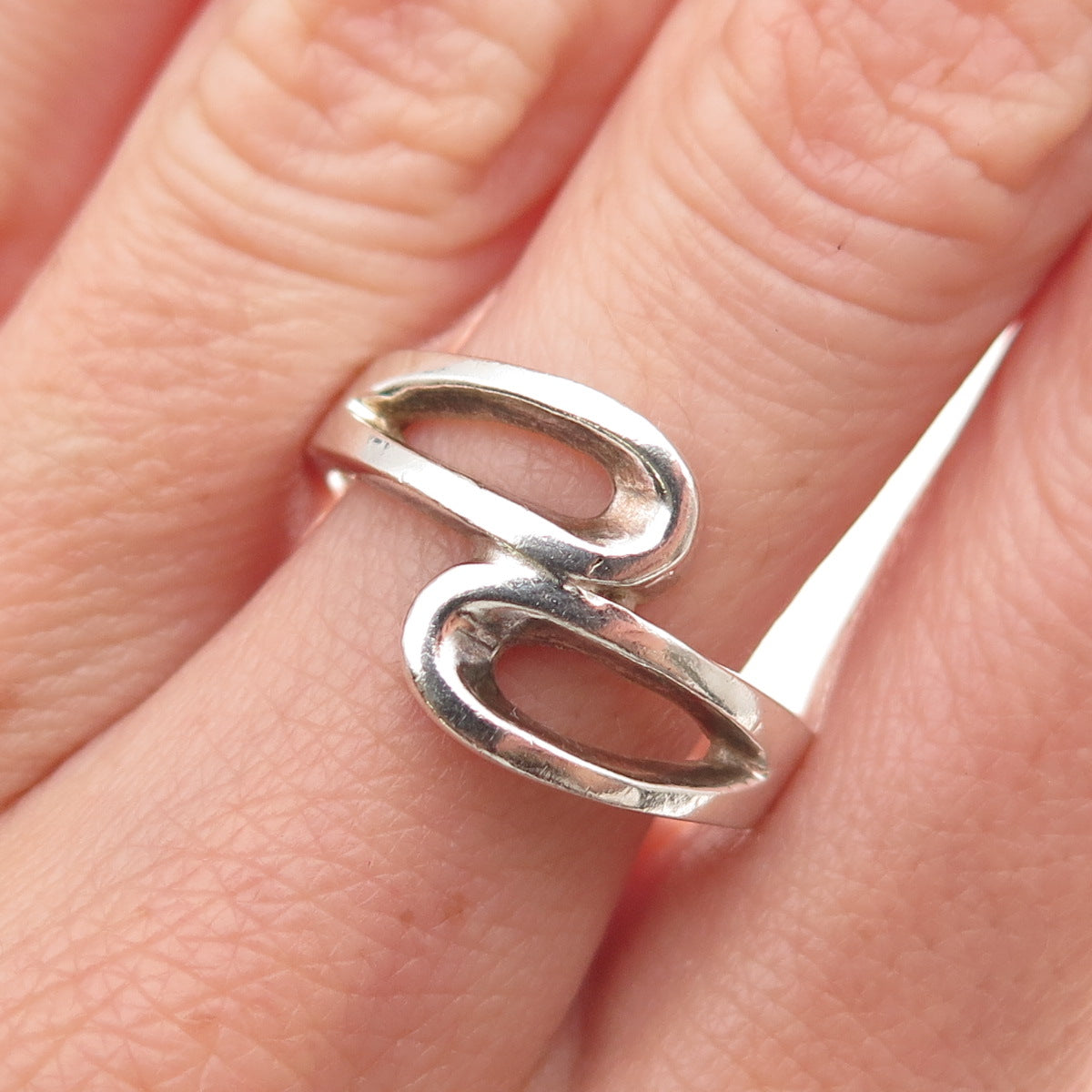 925 Sterling Silver Vintage Modernist Bypass Oxidized Ring Size 9