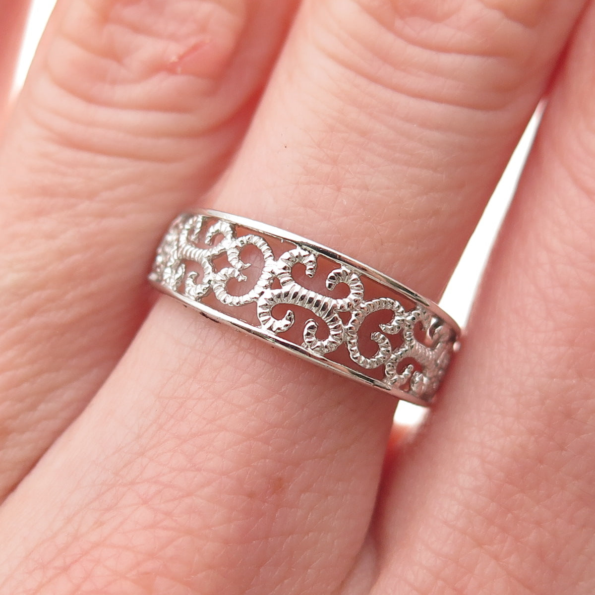 925 Sterling Silver Ornate Heart & Butterfly Band Ring Size 7