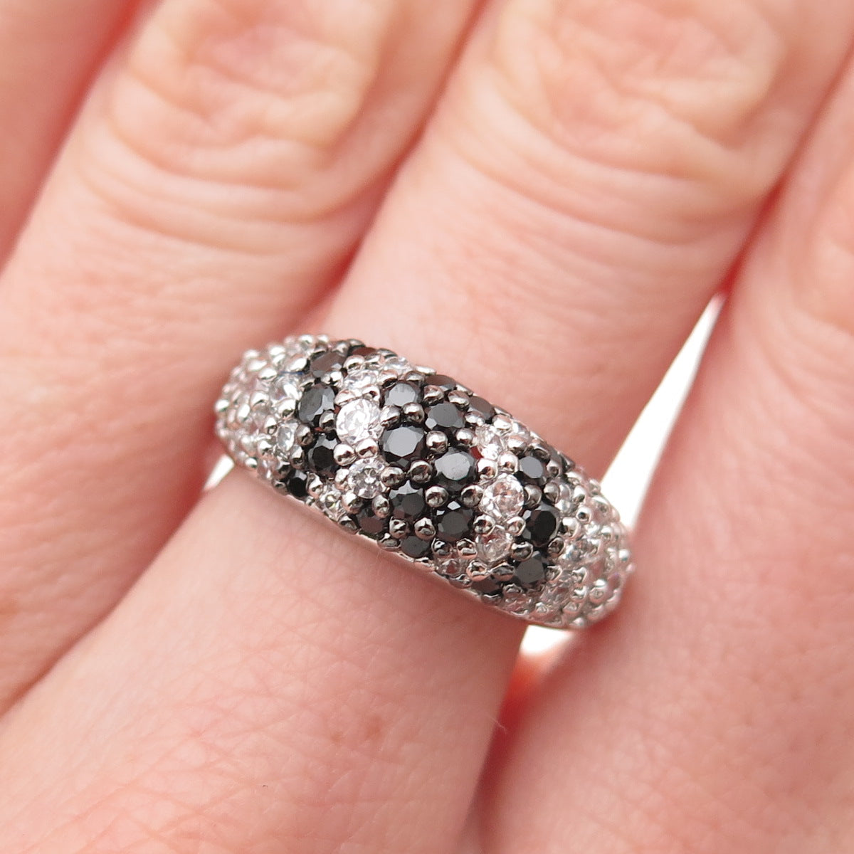 925 Sterling Silver Round-Cut Black & White C Z Zebra Ring Size 7
