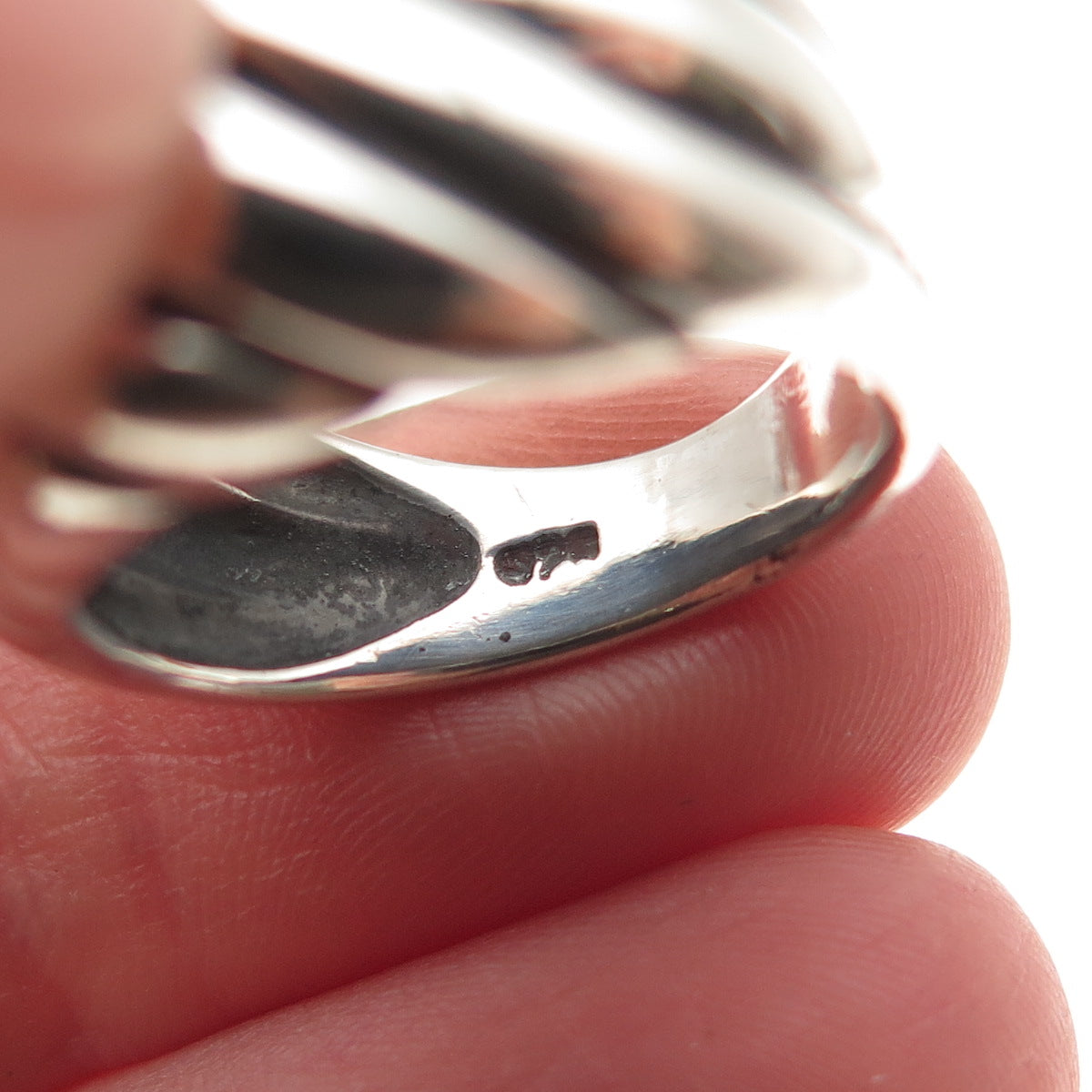 925 Sterling Silver Vintage Modernist Crisscross Oxidized Ring Size 7