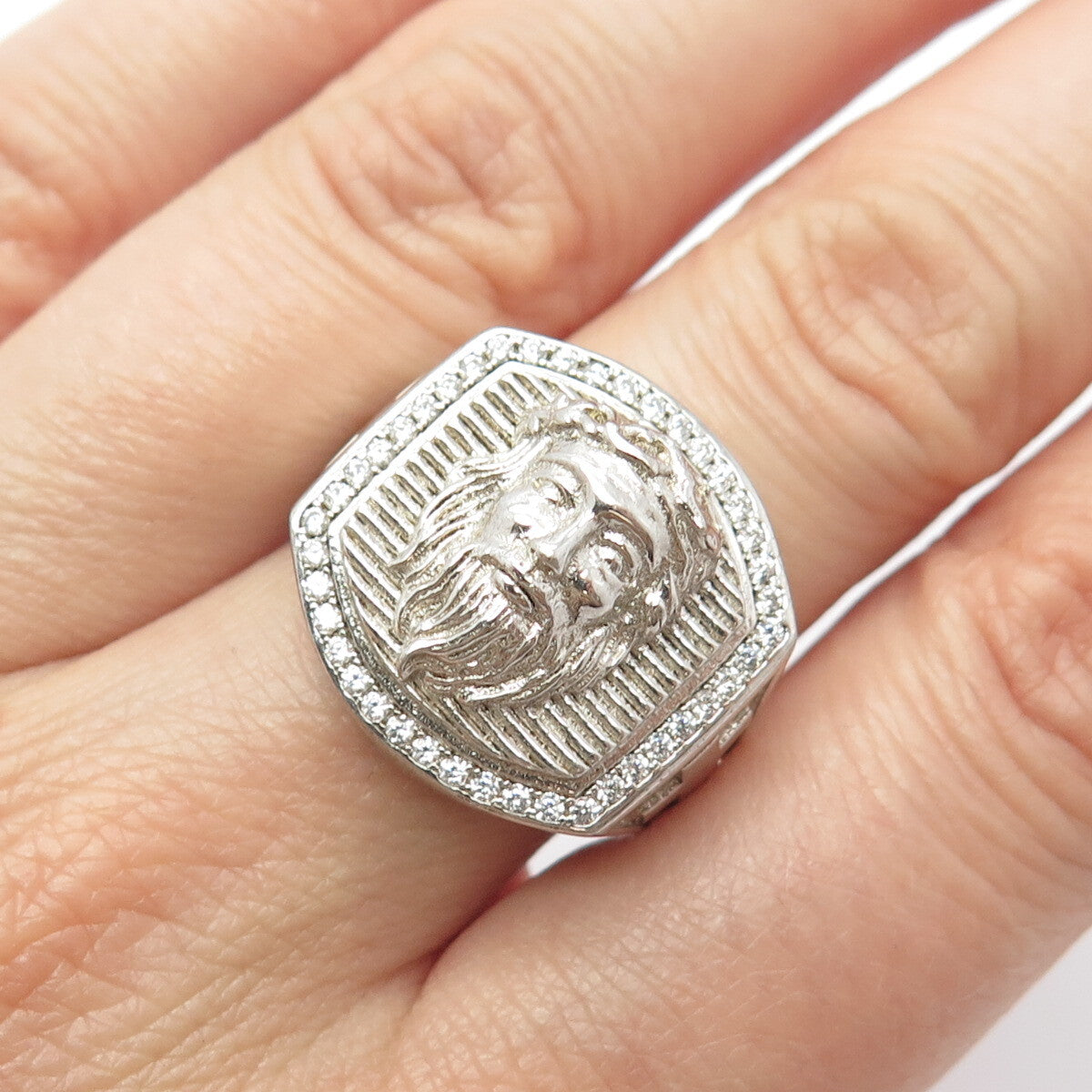 925 Sterling Silver C Z Jusus & Cross Ring Size 8