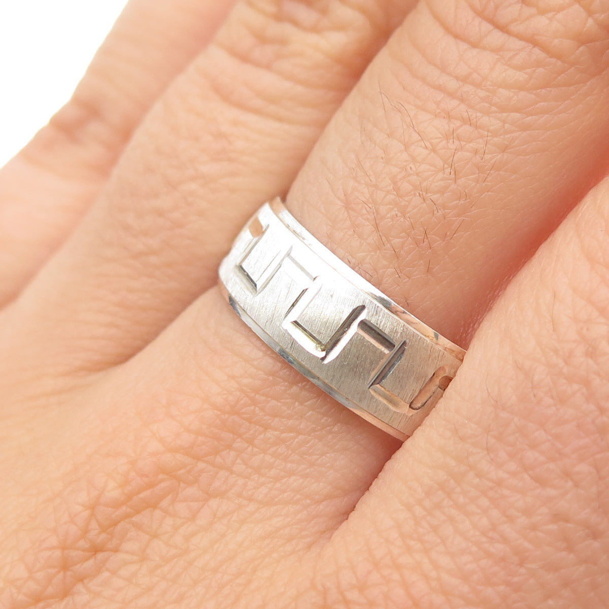 925 Sterling Silver Vintage Engraved Zig Zag Band Ring Size 9.25
