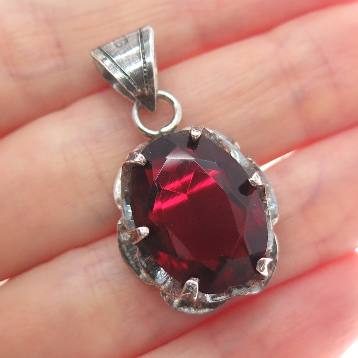 925 Sterling Silver Vintage Oval-Cut Red C Z Gemstone Oxidized Pendant