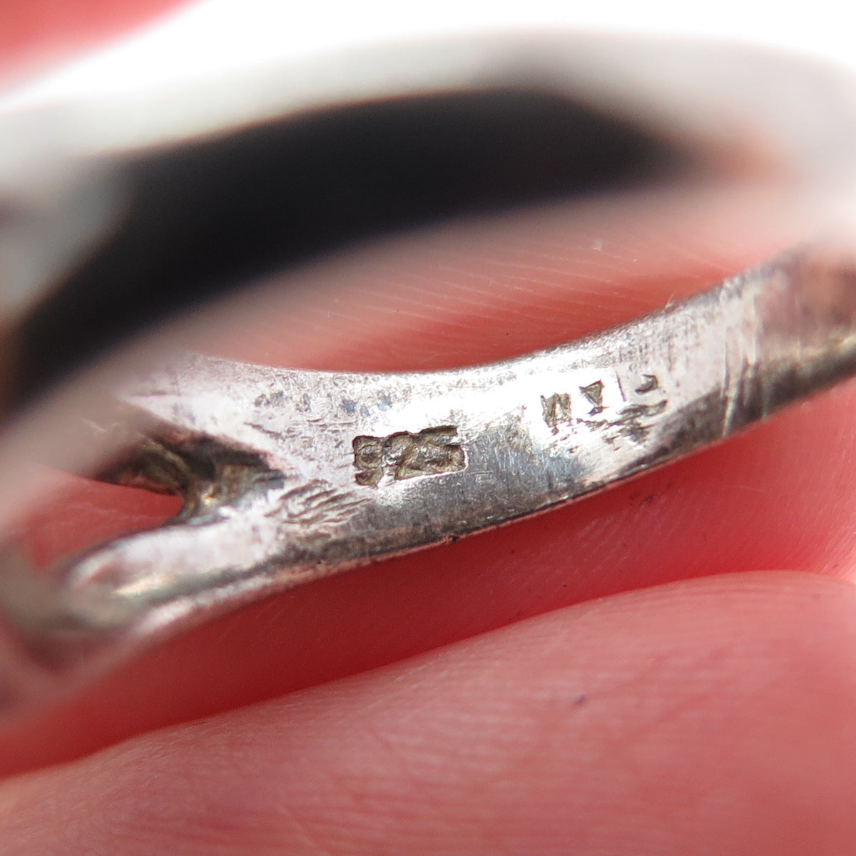 925 Sterling Silver Vintage Modernist Interlocked Oxidized Ring Size 7