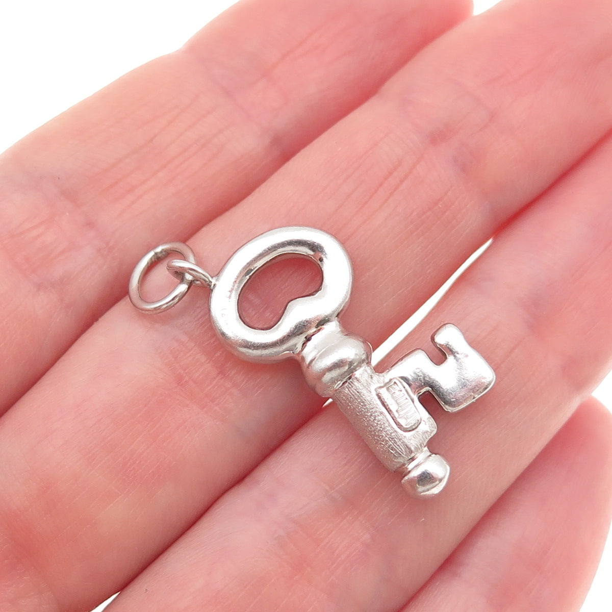 Artlinea 925 Sterling Silver Vintage Key Charm Pendant