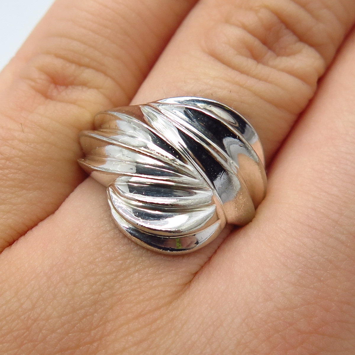 925 Sterling Silver Vintage Ribbed Ring Size 5.25