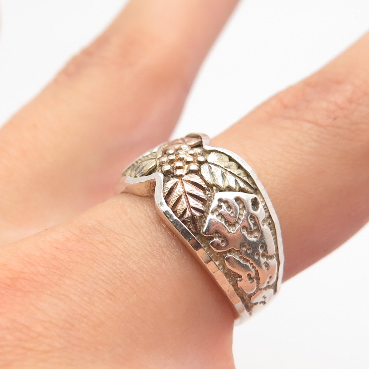 925 Sterling Silver / 12K Gold Vintage Leaf & Berries Ring Size 6