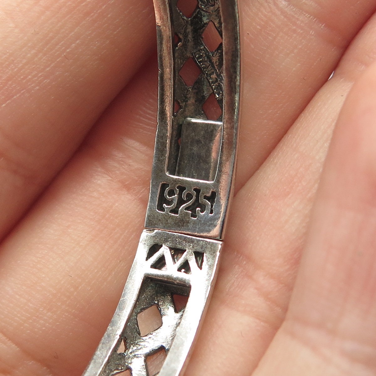 925 Sterling Silver Vintage Ornate Hinged Bangle Bracelet 6.75"