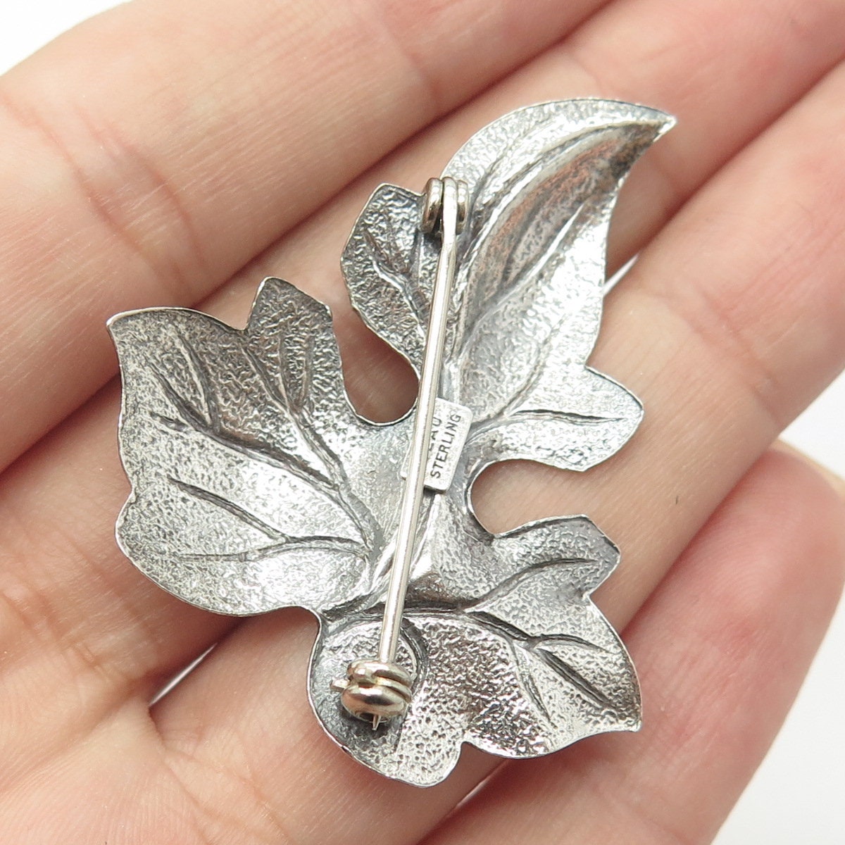 925 Sterling Silver Antique Art Deco Beau Textured Maple Leaf Pin Brooch