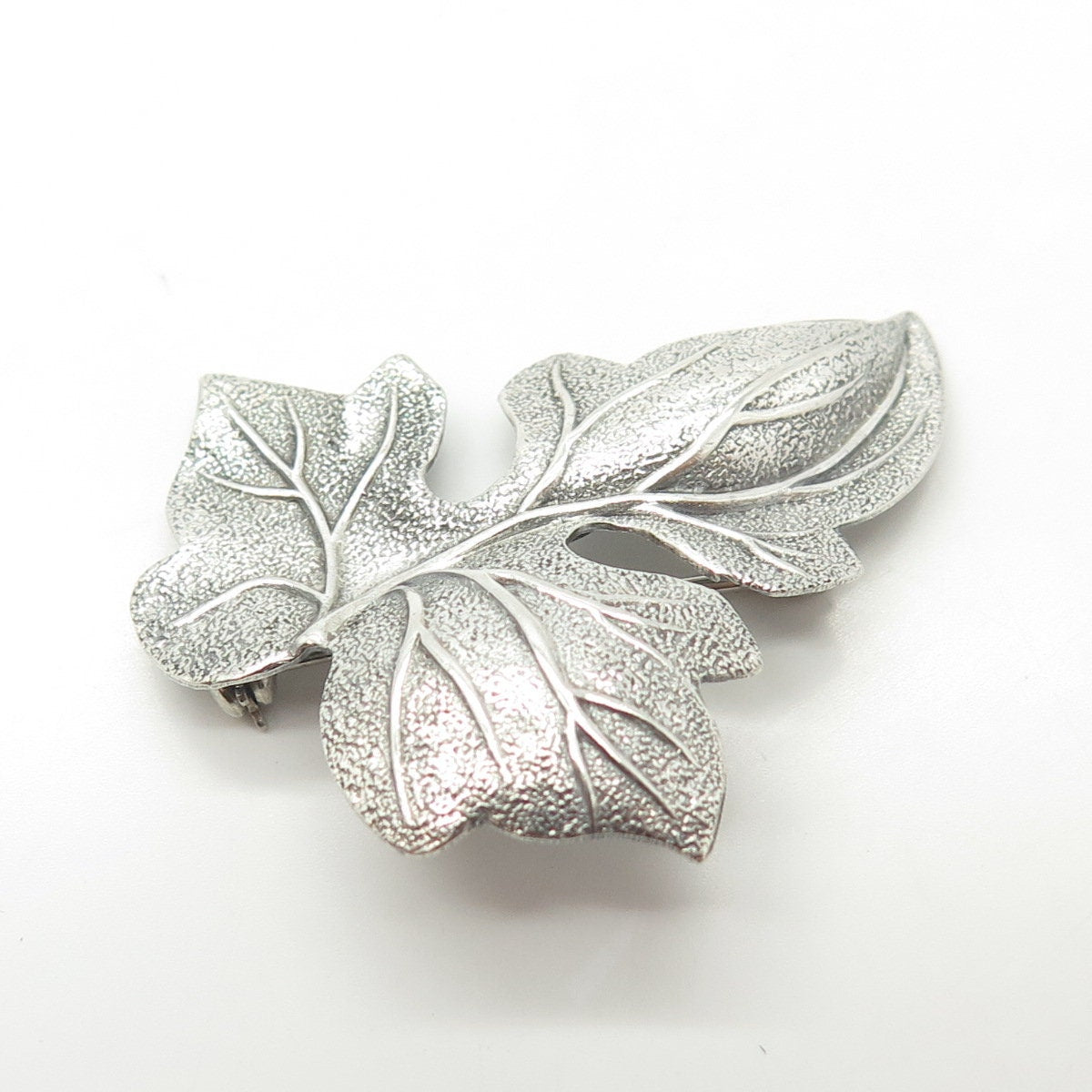 925 Sterling Silver Antique Art Deco Beau Textured Maple Leaf Pin Brooch