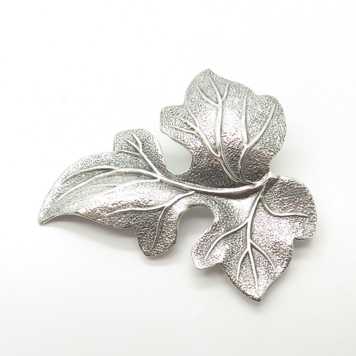 925 Sterling Silver Antique Art Deco Beau Textured Maple Leaf Pin Brooch