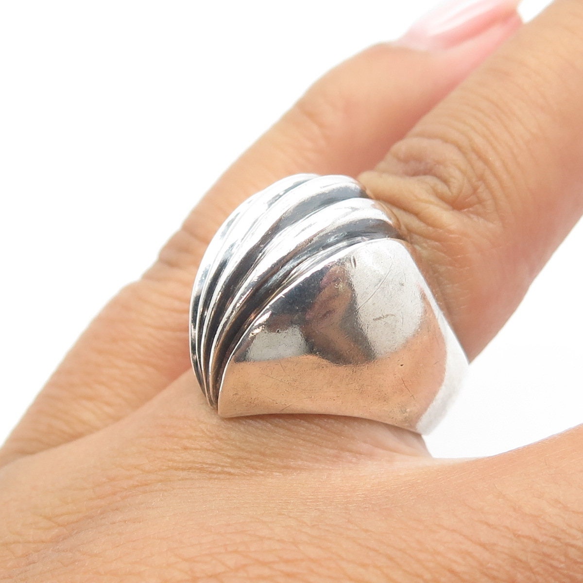 925 Sterling Silver Vintage Ribbed Domed Ring Size 6