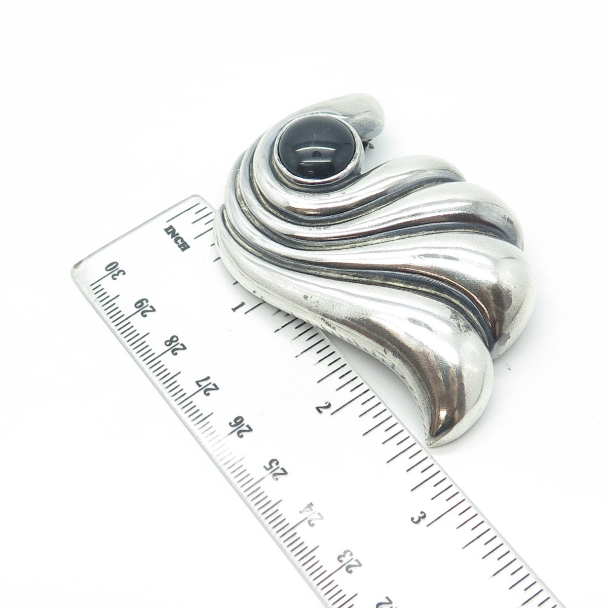 MORNING SUN JEWELRY 925 Sterling Silver Vintage Black Onyx Gem Ribbed Pin Brooch
