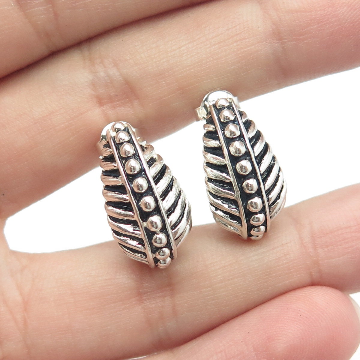 J. ESPOSITO 925 Sterling Silver Vintage Beaded Ribbed Earrings