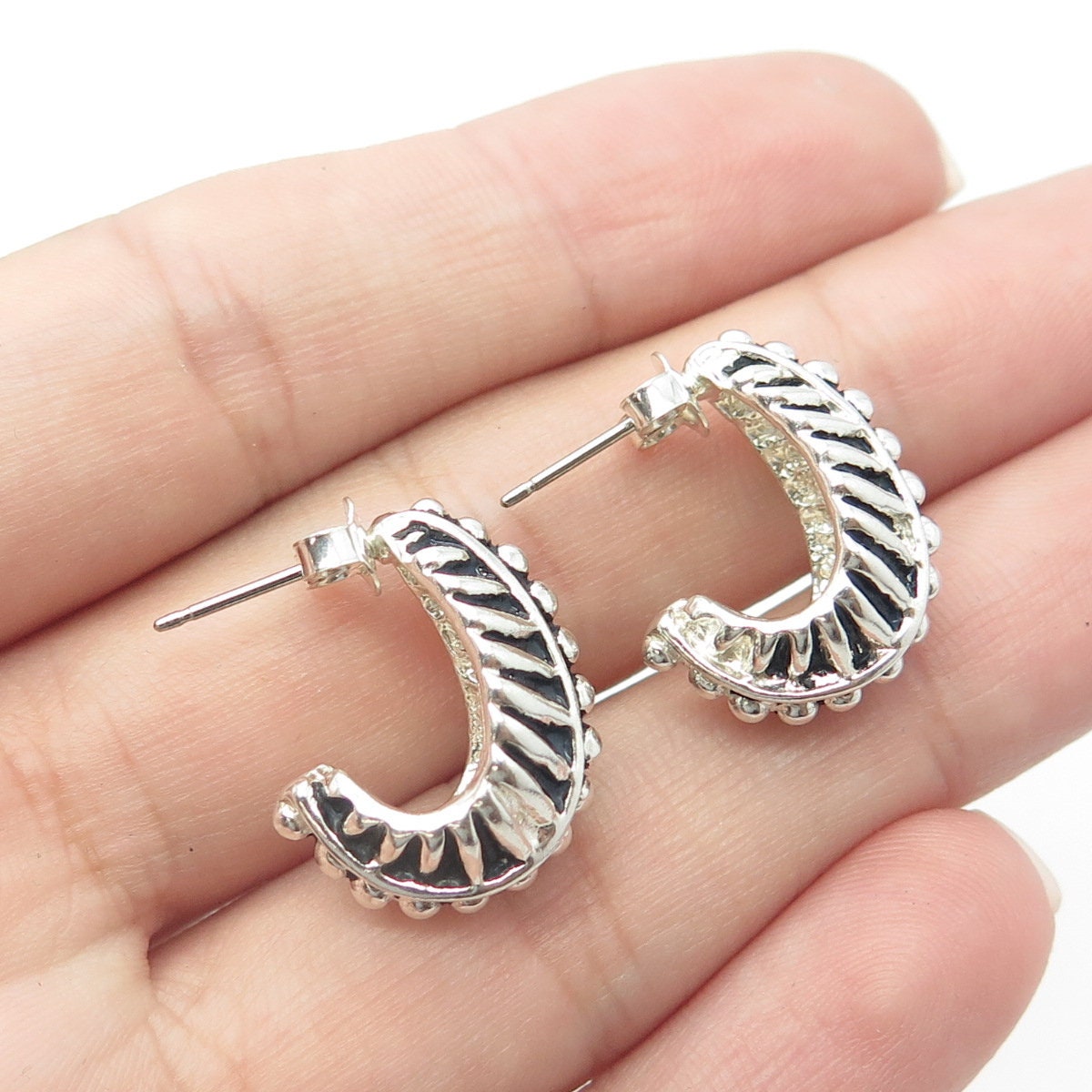 J. ESPOSITO 925 Sterling Silver Vintage Beaded Ribbed Earrings