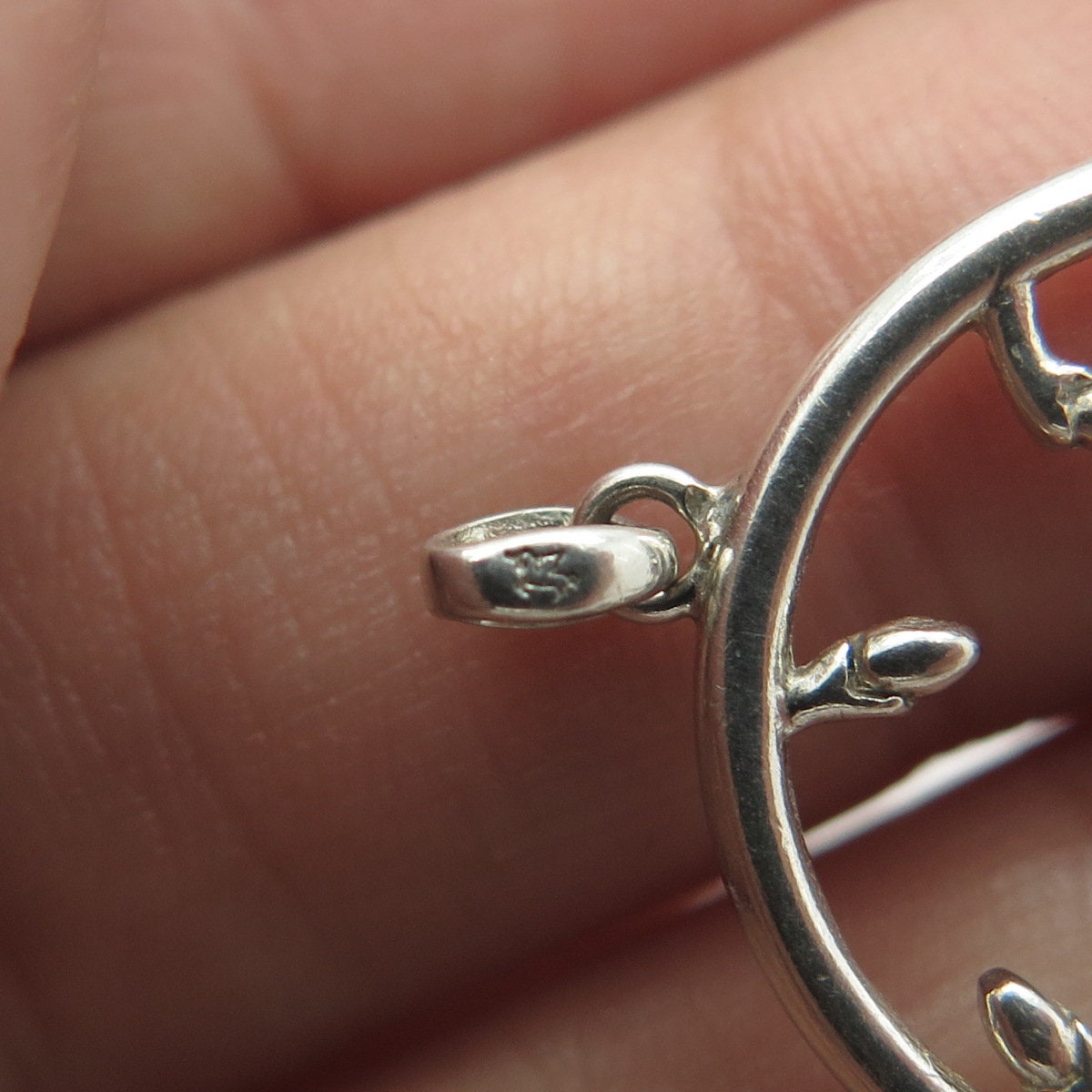 925 Sterling Silver 2-Tone Floral Circle Pendant