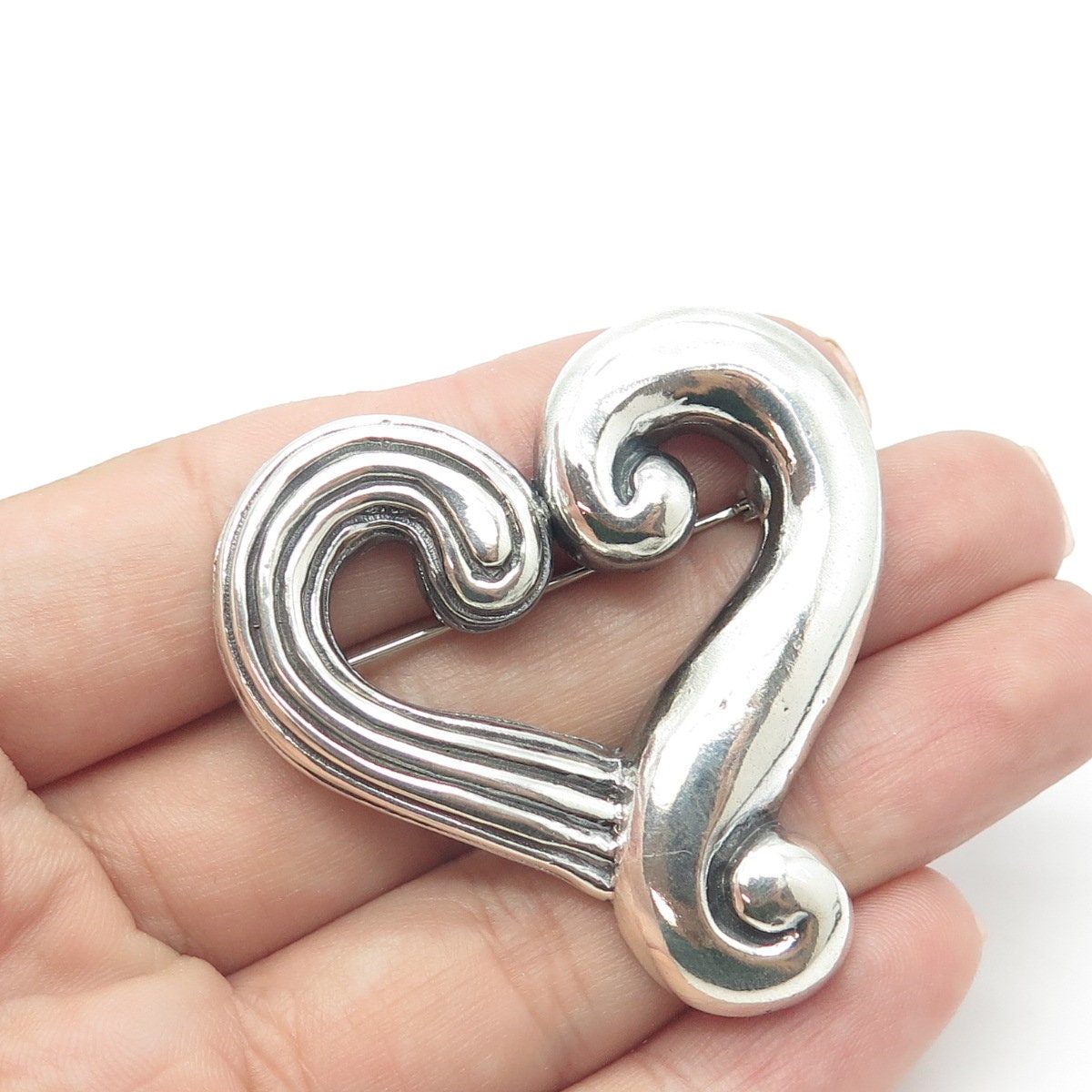 925 Sterling Silver Vintage Modernist Heart Oxidized Pin Brooch