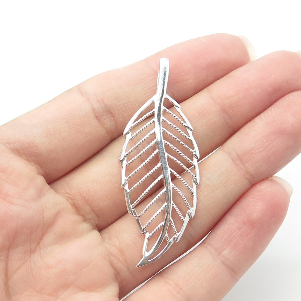 925 Sterling Silver Vintage Leaf Floral Pendant