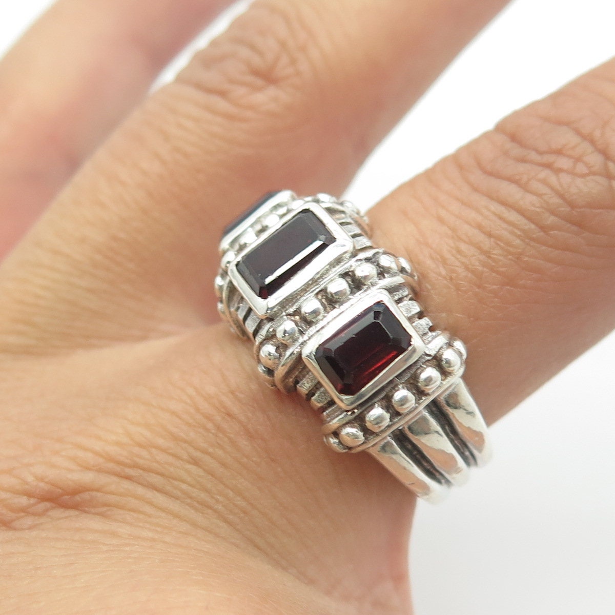925 Sterling Silver Vintage Real Red Garnet Gem Granulated Ring Size 7.25