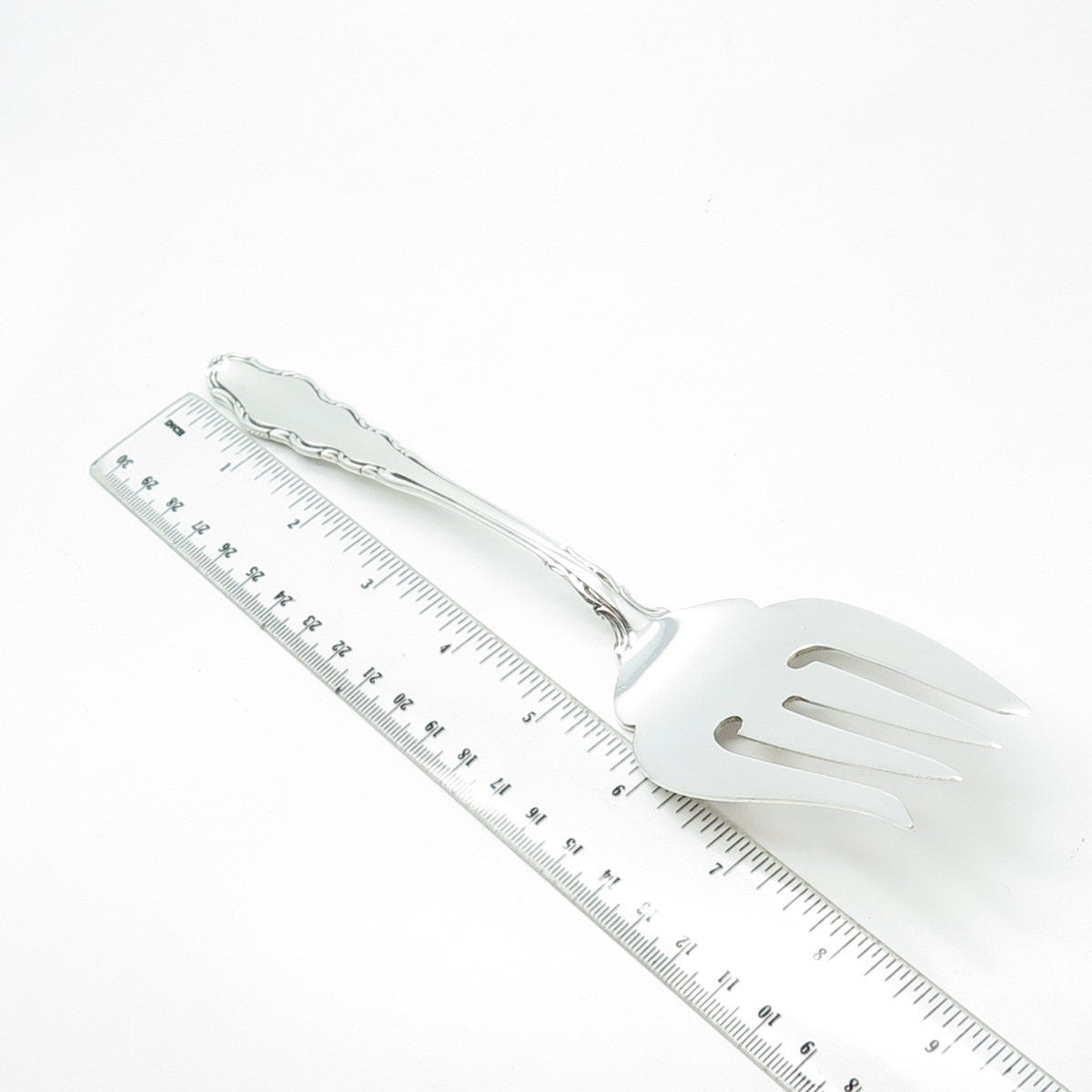 REED & BARTON 925 Sterling Silver Vintage 1965 English Provincial Serving Fork