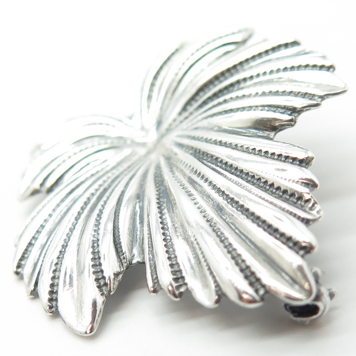 JEWELART 925 Sterling Silver Antique Art Deco Textured Leaf Pin Brooch
