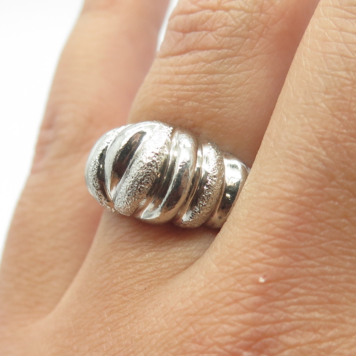 925 Sterling Silver Vintage Ribbed Domed Ring Size 6.75