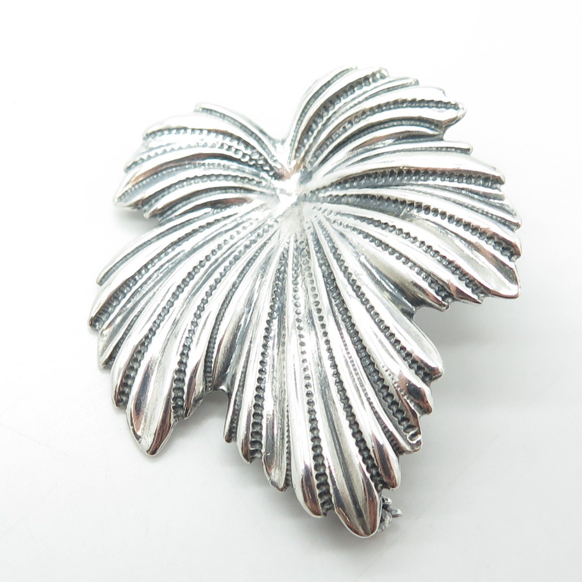 JEWELART 925 Sterling Silver Antique Art Deco Textured Leaf Pin Brooch