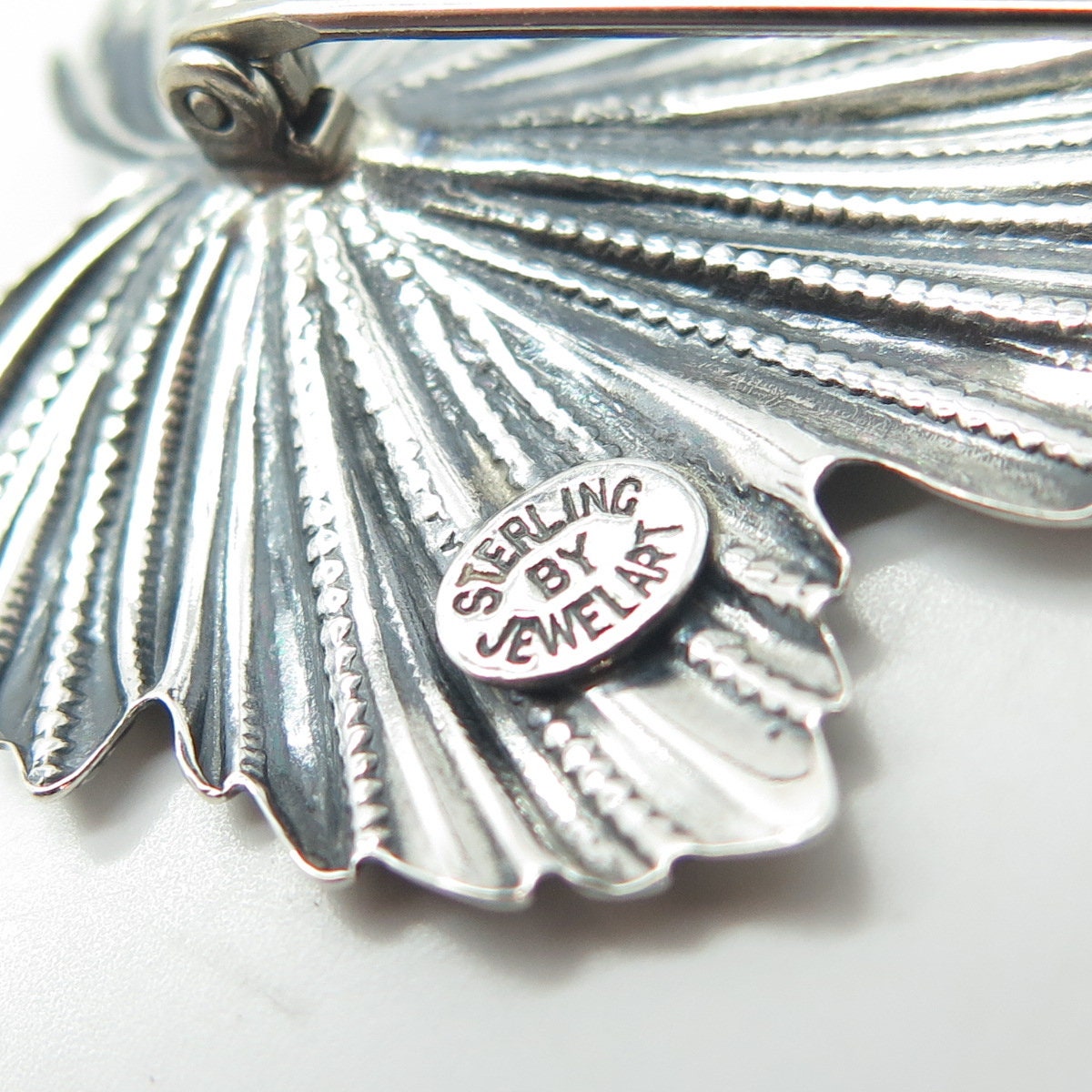 JEWELART 925 Sterling Silver Antique Art Deco Textured Leaf Pin Brooch