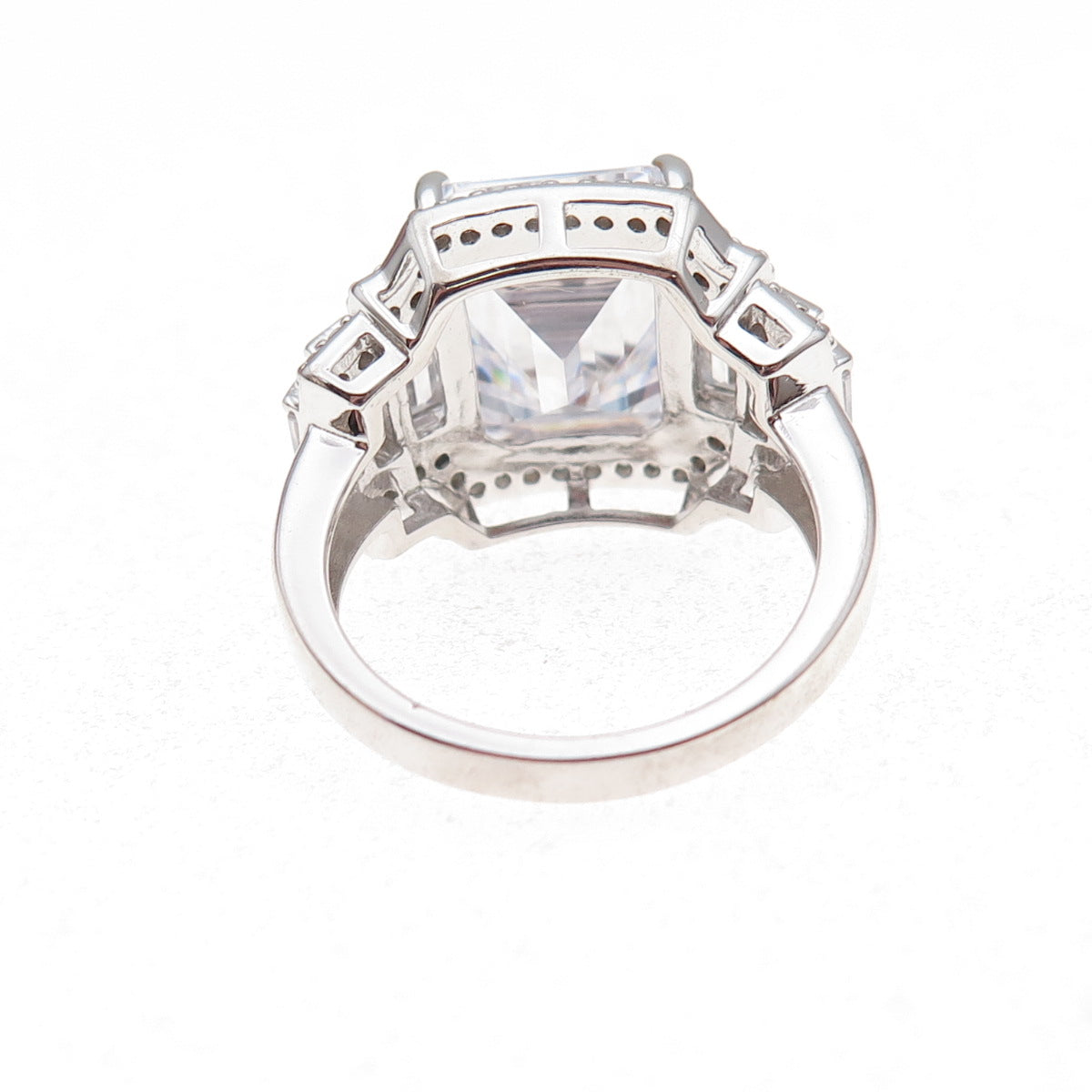 Dee Berkle 925 Sterling Silver Emerald & Round-Cut C Z Engagement Ring Size 6