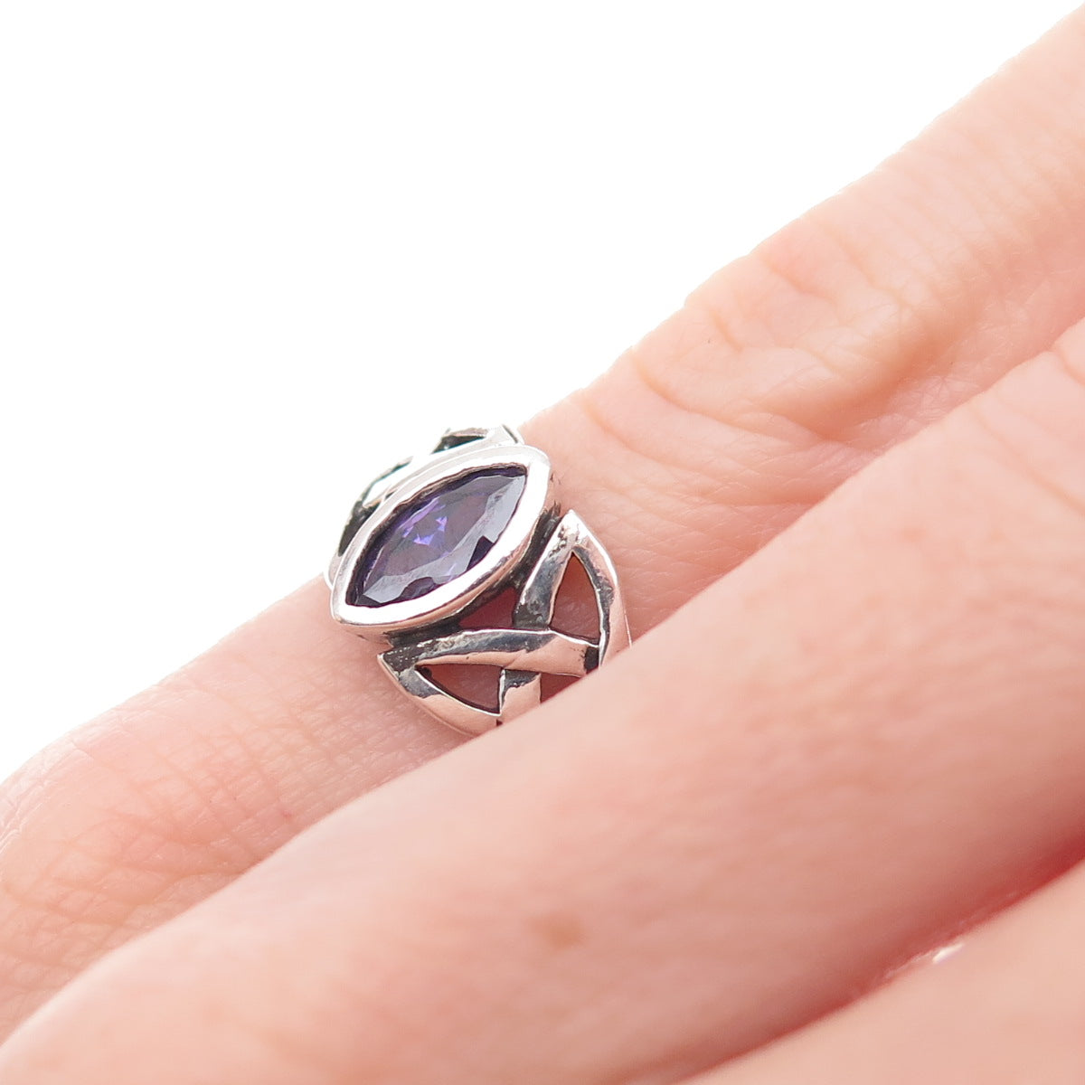 925 Sterling Silver Vintage Real Amethyst Celtic Trinity Knot Ring Size 4.25
