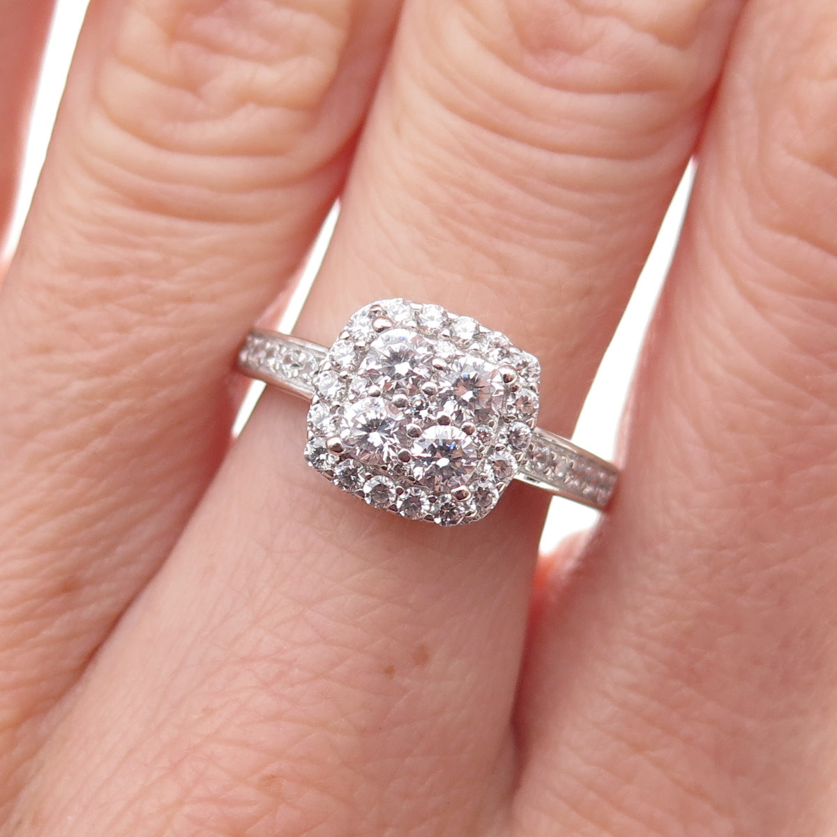 925 Sterling Silver Round-Cut C Z Engagement Ring Size 7