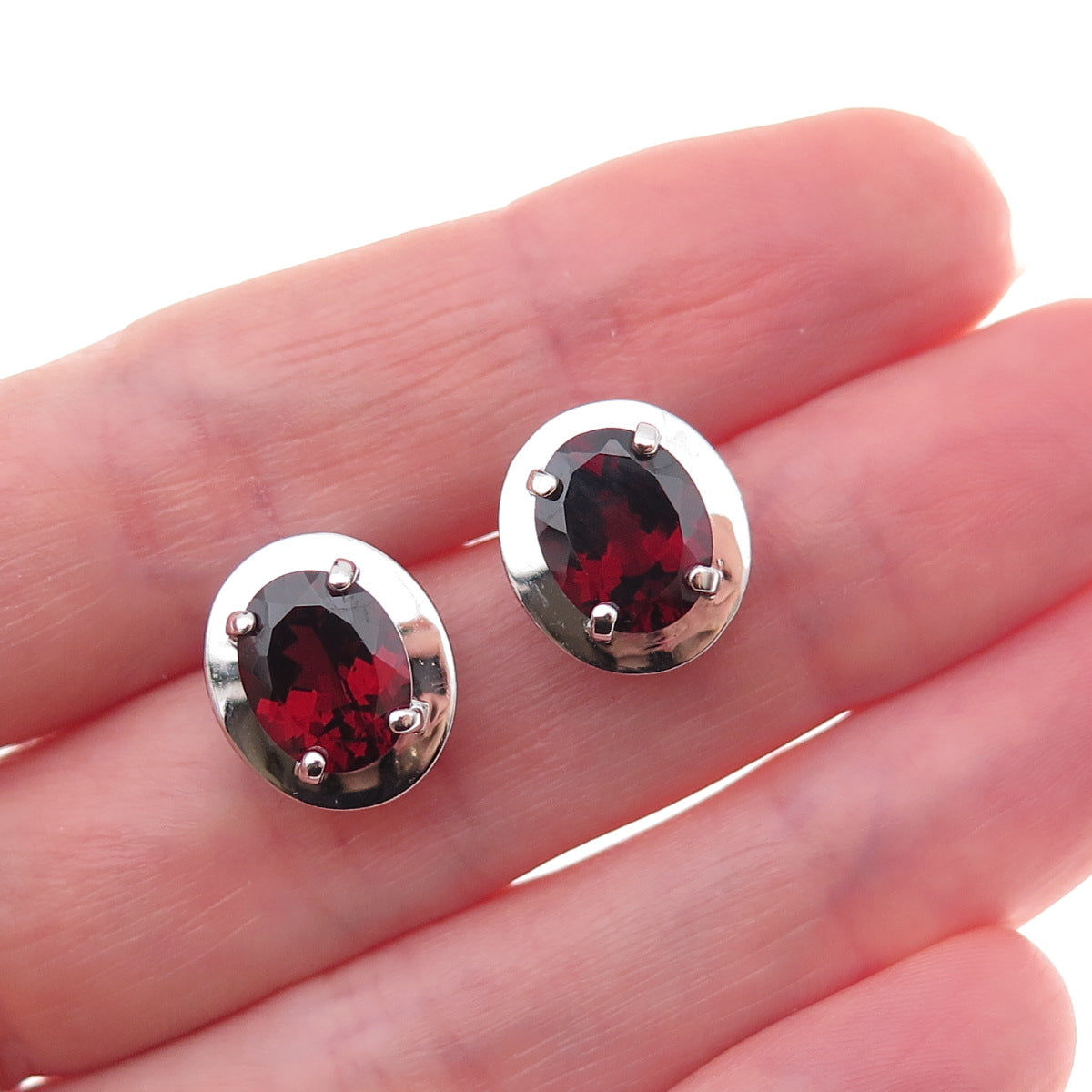 Atelier 925 Sterling Silver Mexico Real Oval-Cut Red Garnet Stud Earrings