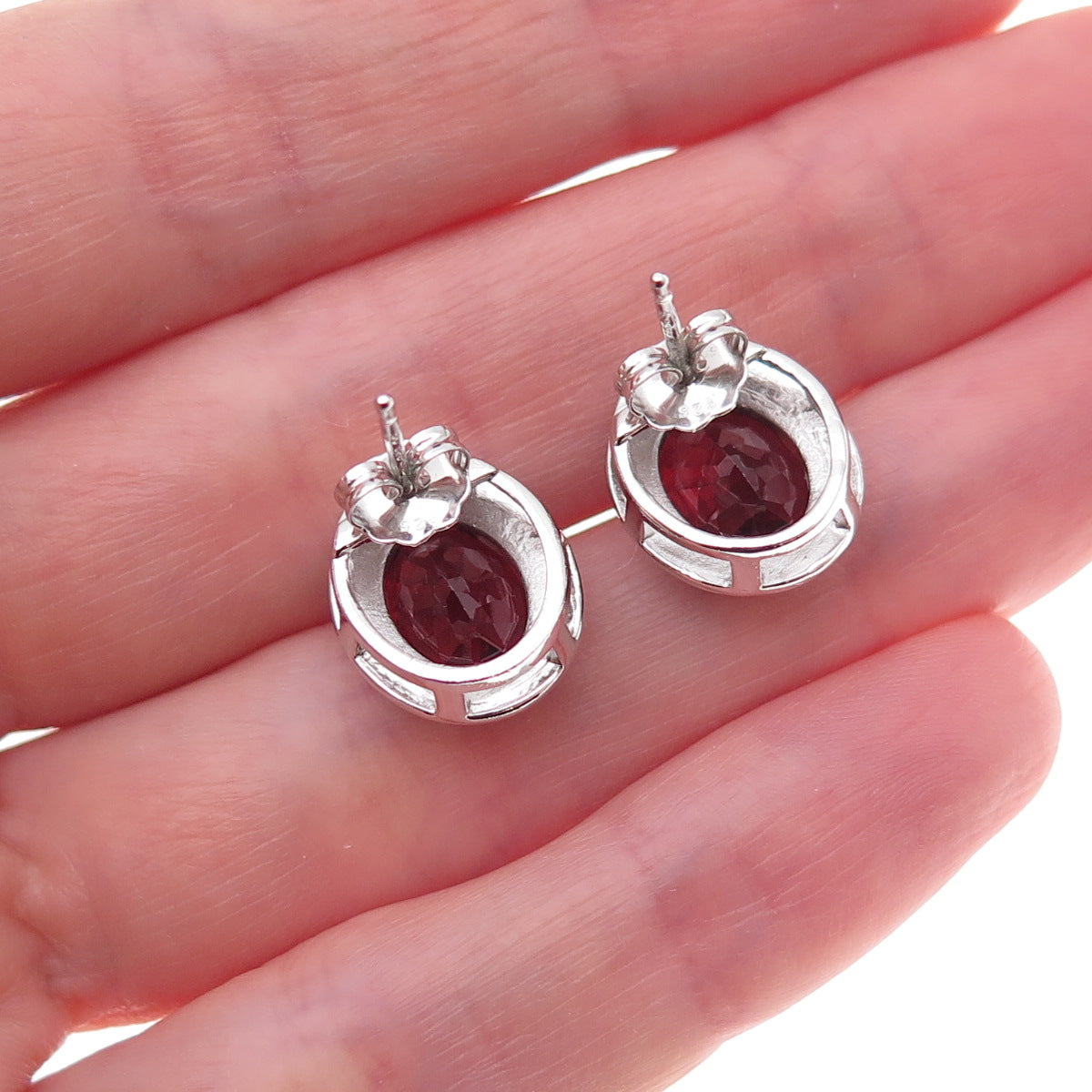 Atelier 925 Sterling Silver Mexico Real Oval-Cut Red Garnet Stud Earrings