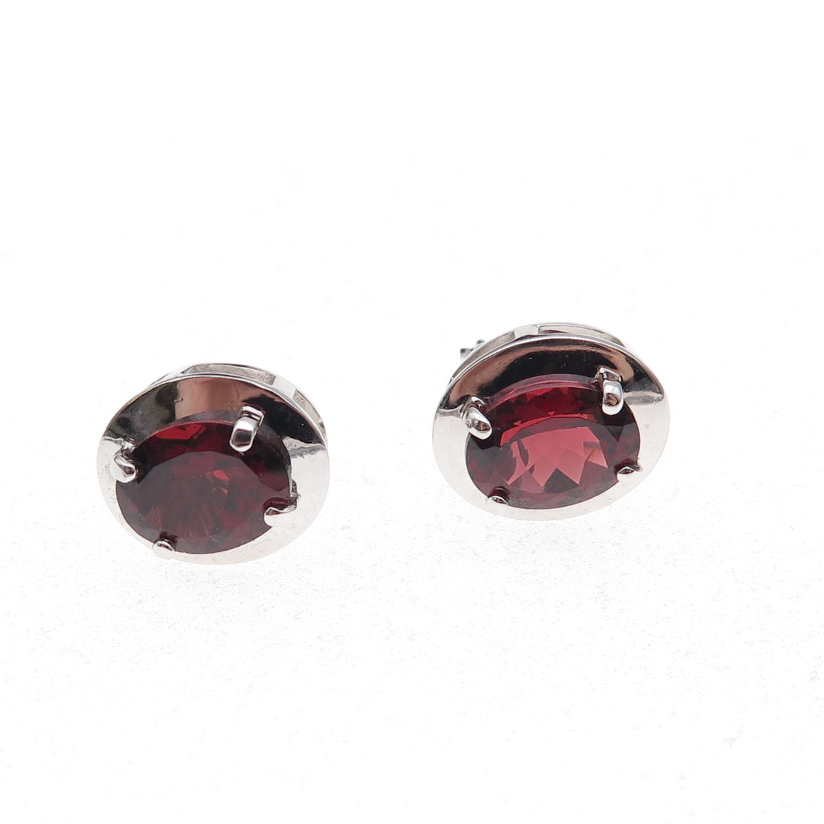 Atelier 925 Sterling Silver Mexico Real Oval-Cut Red Garnet Stud Earrings