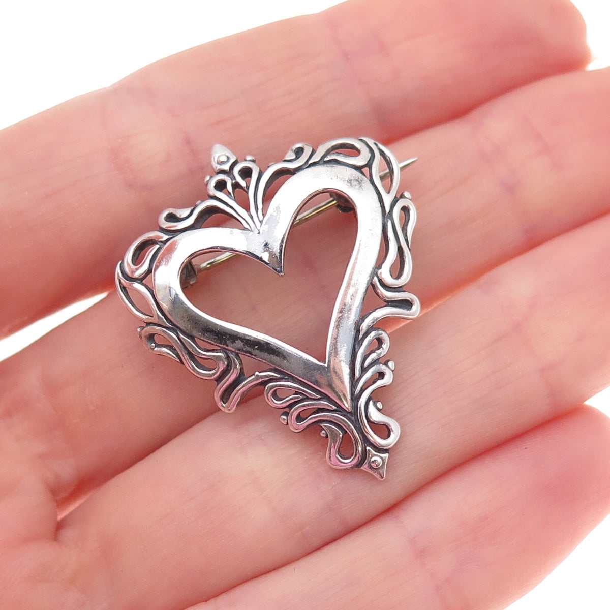 Jezlaine 925 Sterling Silver Vintage Ornate Heart Oxidized Pin Brooch