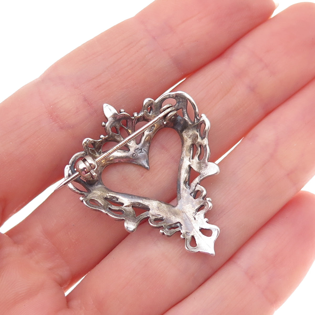 Jezlaine 925 Sterling Silver Vintage Ornate Heart Oxidized Pin Brooch
