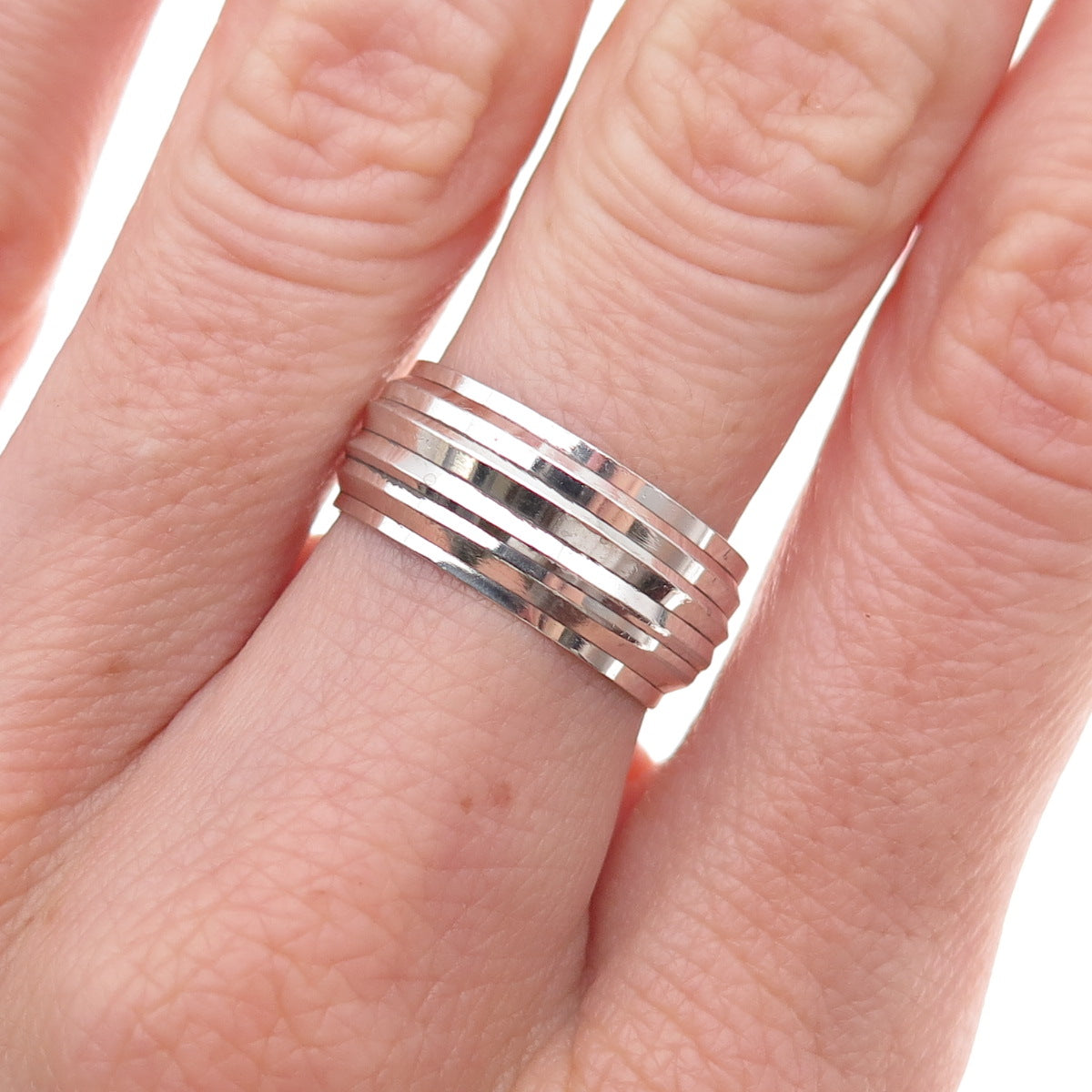 Sezgin 925 Sterling Silver Ribbed Band Ring Size 6.75