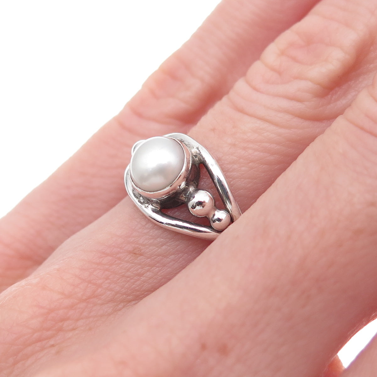 925 Sterling Silver Vintage Real Pearl Modernist Oxidized Ring Size 5.75