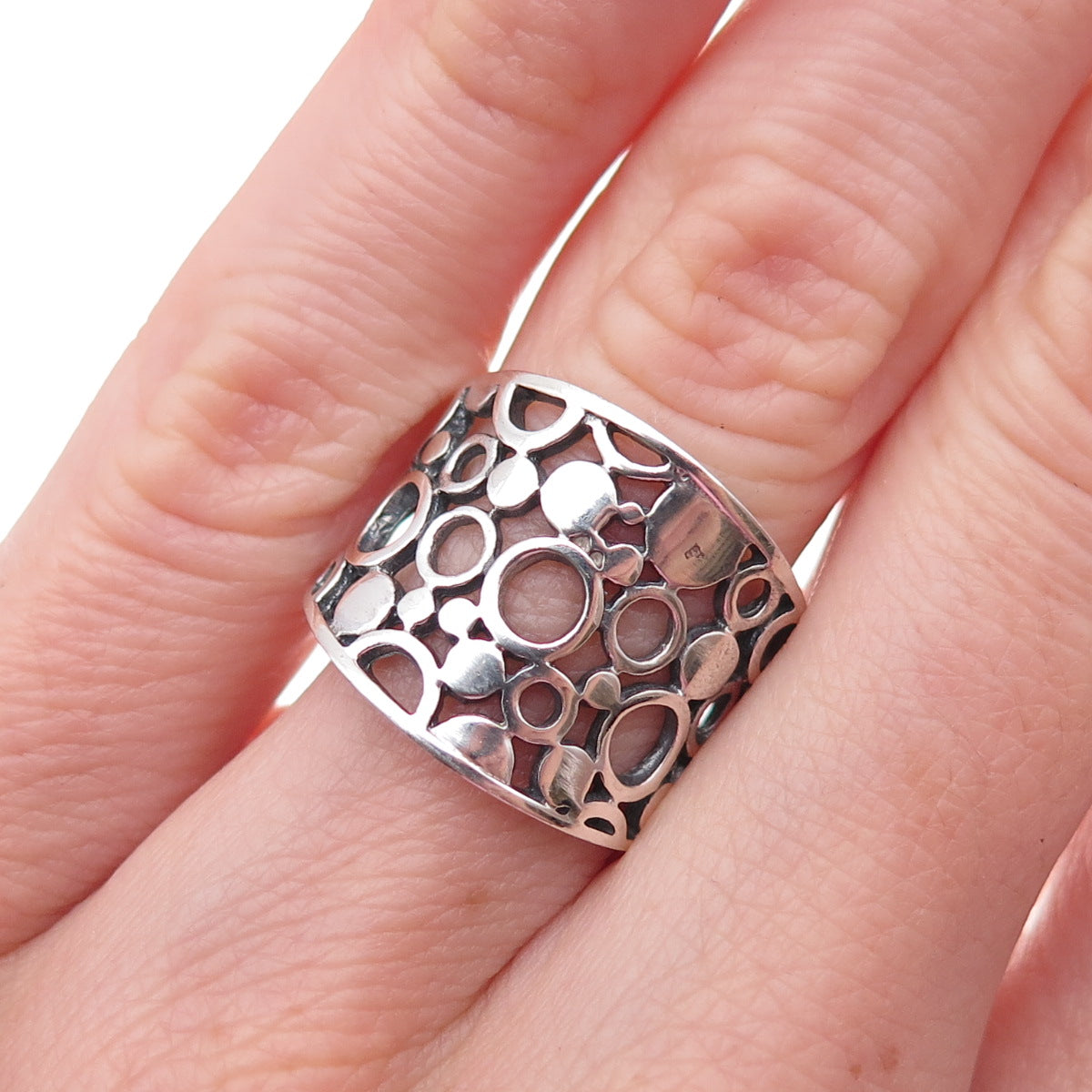 925 Sterling Silver Vintage Circle Oxidized Ring Size 5.5