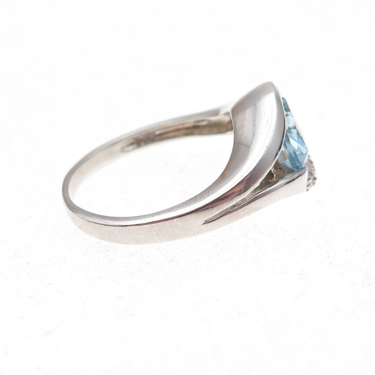 925 Sterling Silver Vintage Real Blue & White Topaz Modernist Ring Size 7