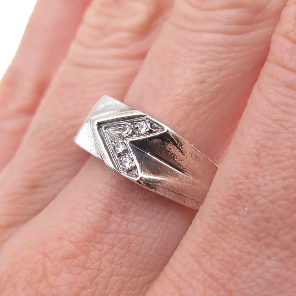 925 Sterling Silver Vintage Round-Cut C Z Arrow Ring Size 8.5