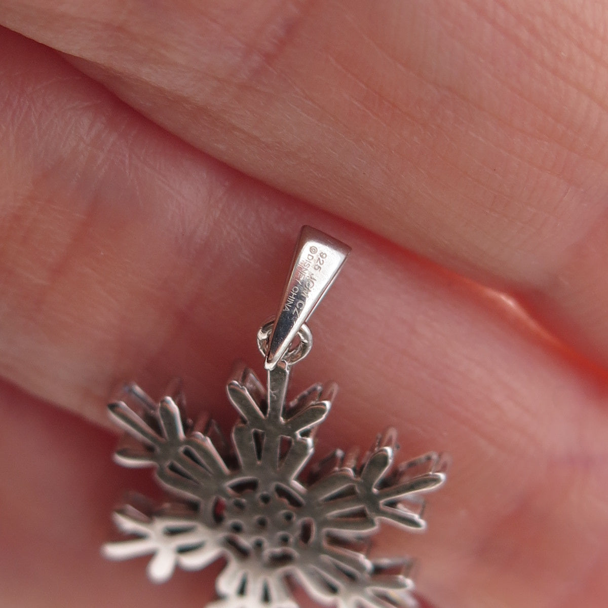 Jacmel Mauritius & Disney 925 Sterling Silver C Z Snowflake Charm Pendant