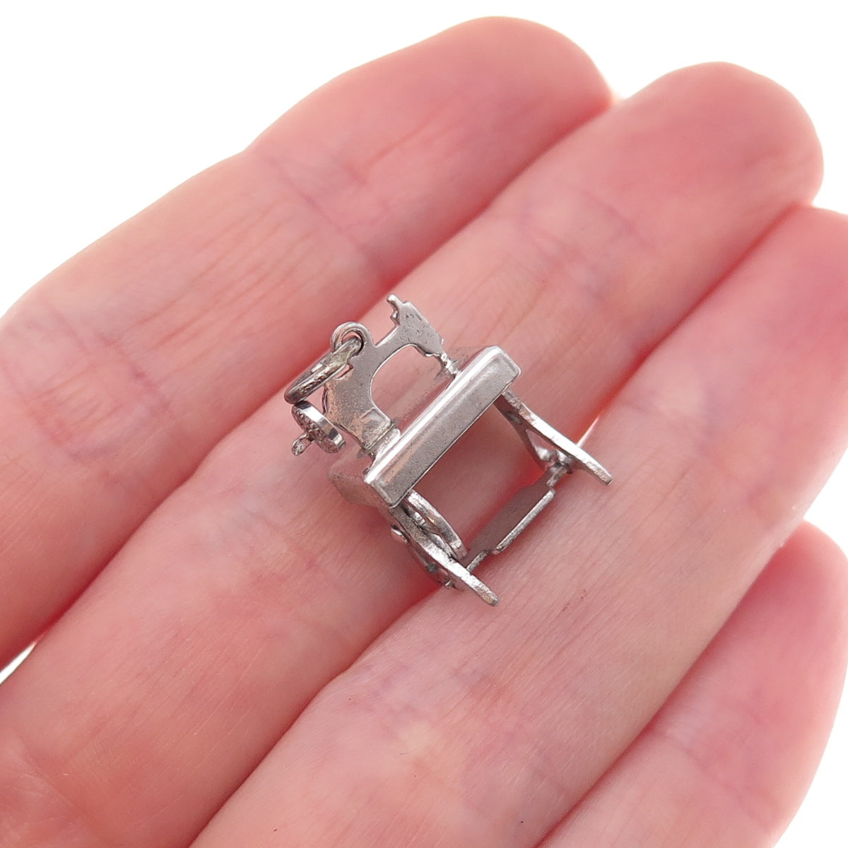 925 Sterling Silver Antique Art Deco Treadle Sewing Machine 3D Charm Pendant