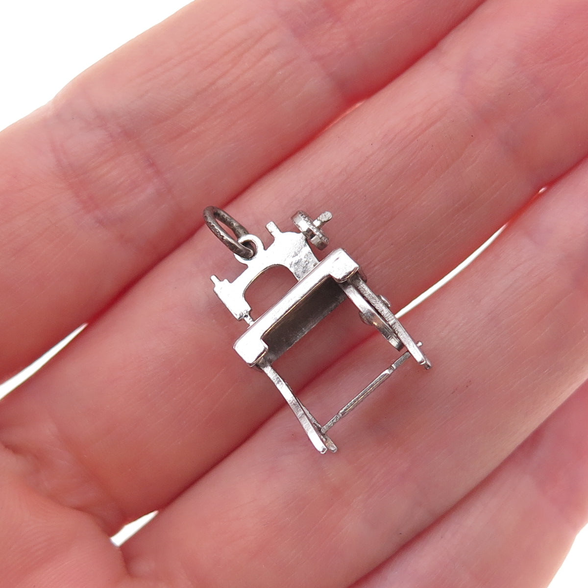 925 Sterling Silver Antique Art Deco Treadle Sewing Machine 3D Charm Pendant