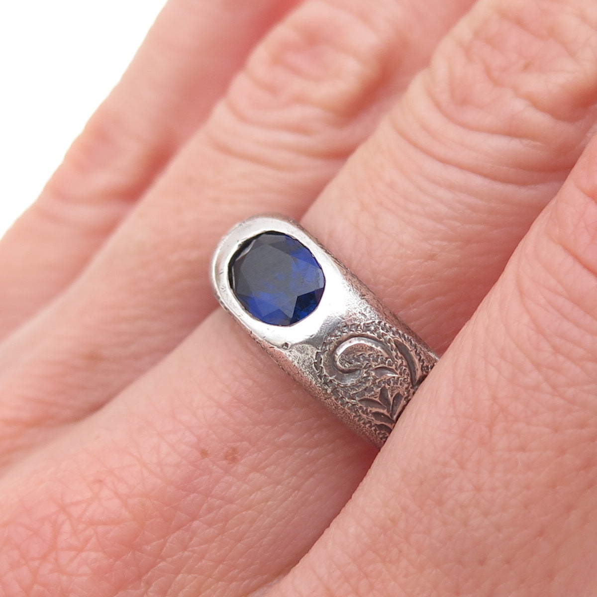 925 Sterling Silver Antique Art Deco Real Sapphire Floral Oxidized Ring Size 7.5