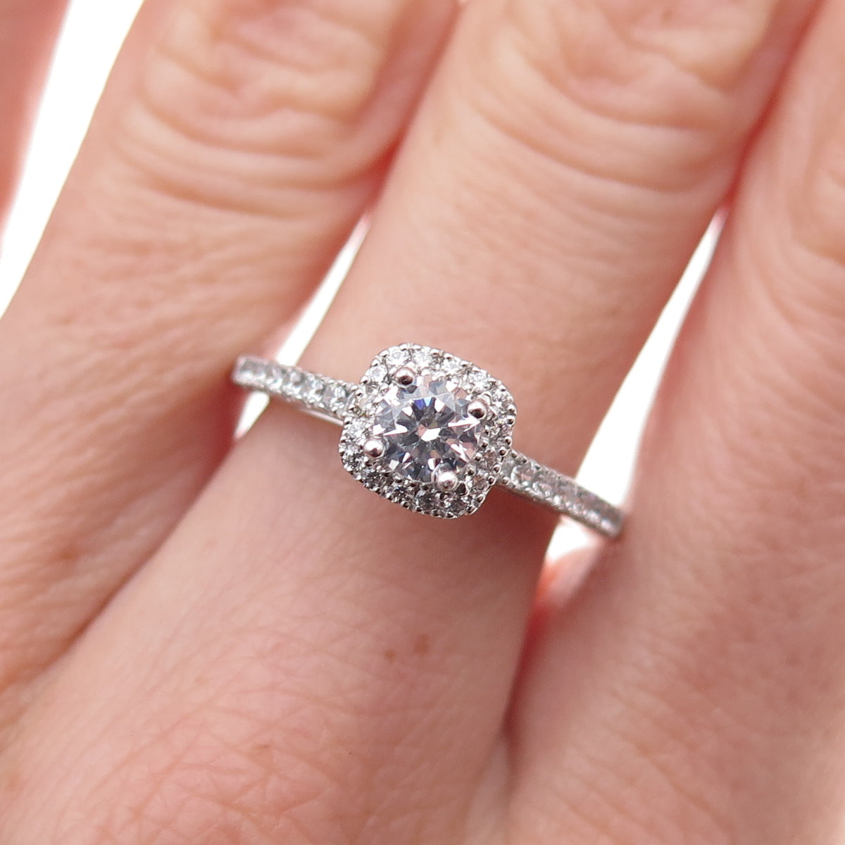 925 Sterling Silver Round-Cut C Z Engagement Ring Size 7